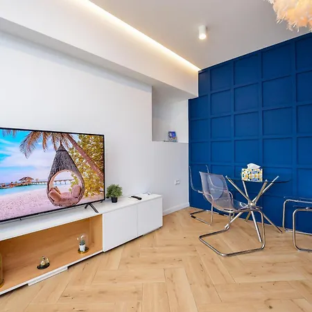 One By One - Downtown بوخارست